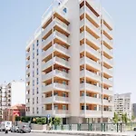 Terracina - 2 Bedrooms And Terrace In Campolide