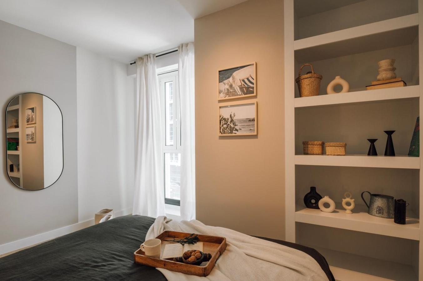 Terracina - 2 Bedrooms And Terrace In Campolide Apartment